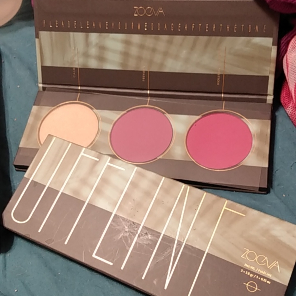 Zoeva Offline Blush Palette